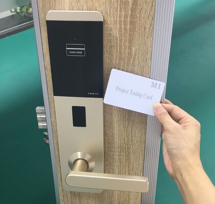 Système de serrure de carte d'hôtel RFID numérique M1, serrure de poignée de porte électronique, système de serrure de porte d'hôtel intelligent